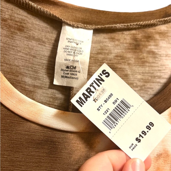 NWT! 💖Women’s Boutique Tunic Top! Size: Medium Colors: Brown cream Pink tie dye - Picture 5 of 6